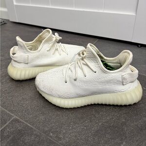 adidas Yeezy Boost 350 V2 triple cream white
